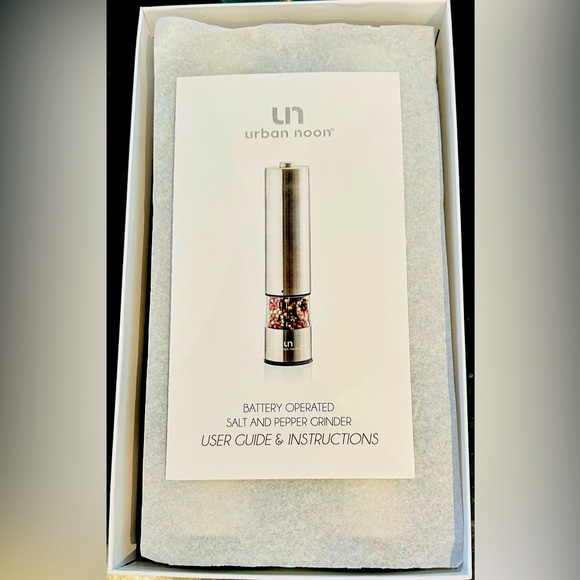 Electronic salt and pepper grinder set - Picture 5 of 5